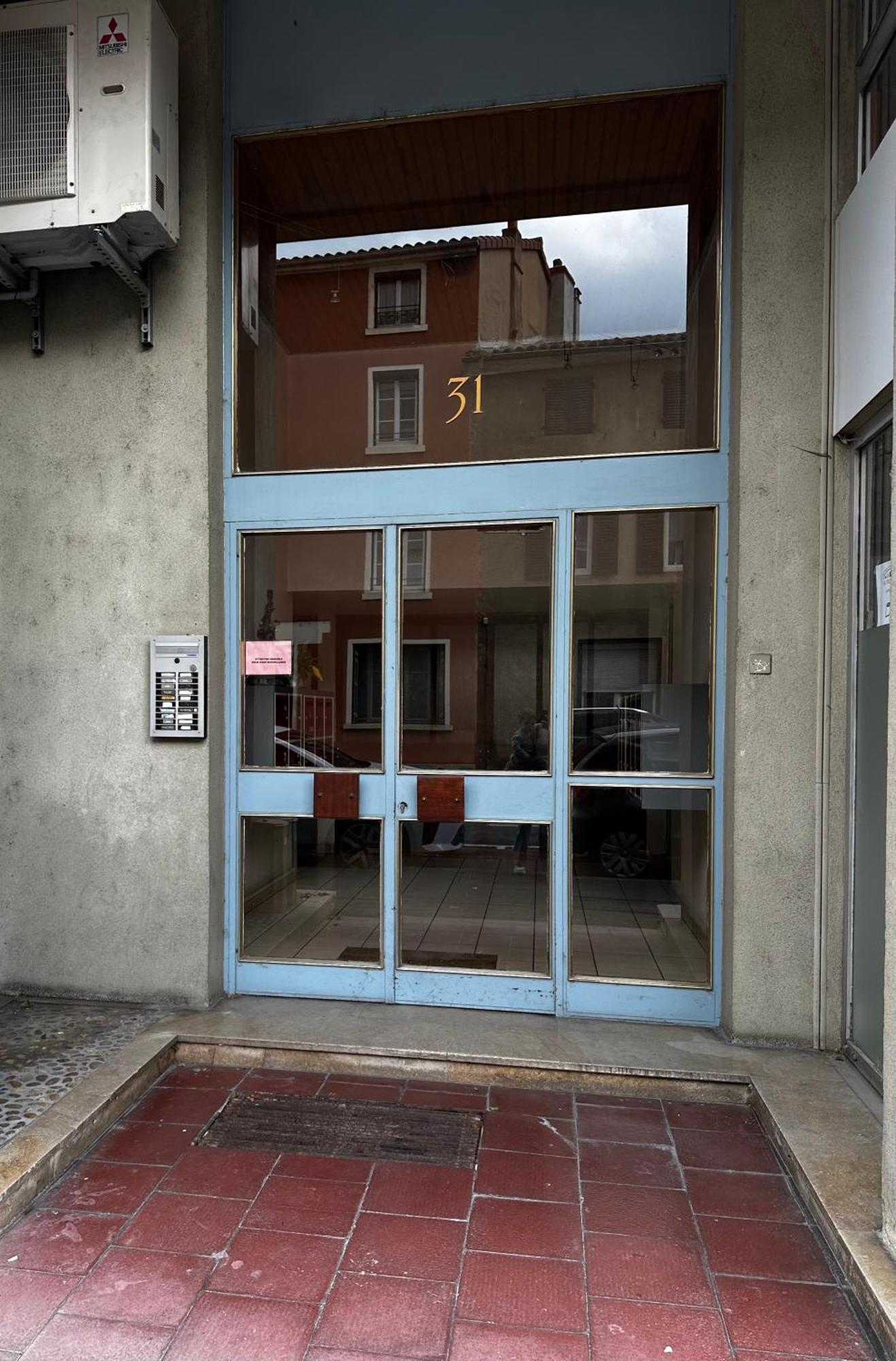 Charmant Appartement T1 Macon Exterior photo